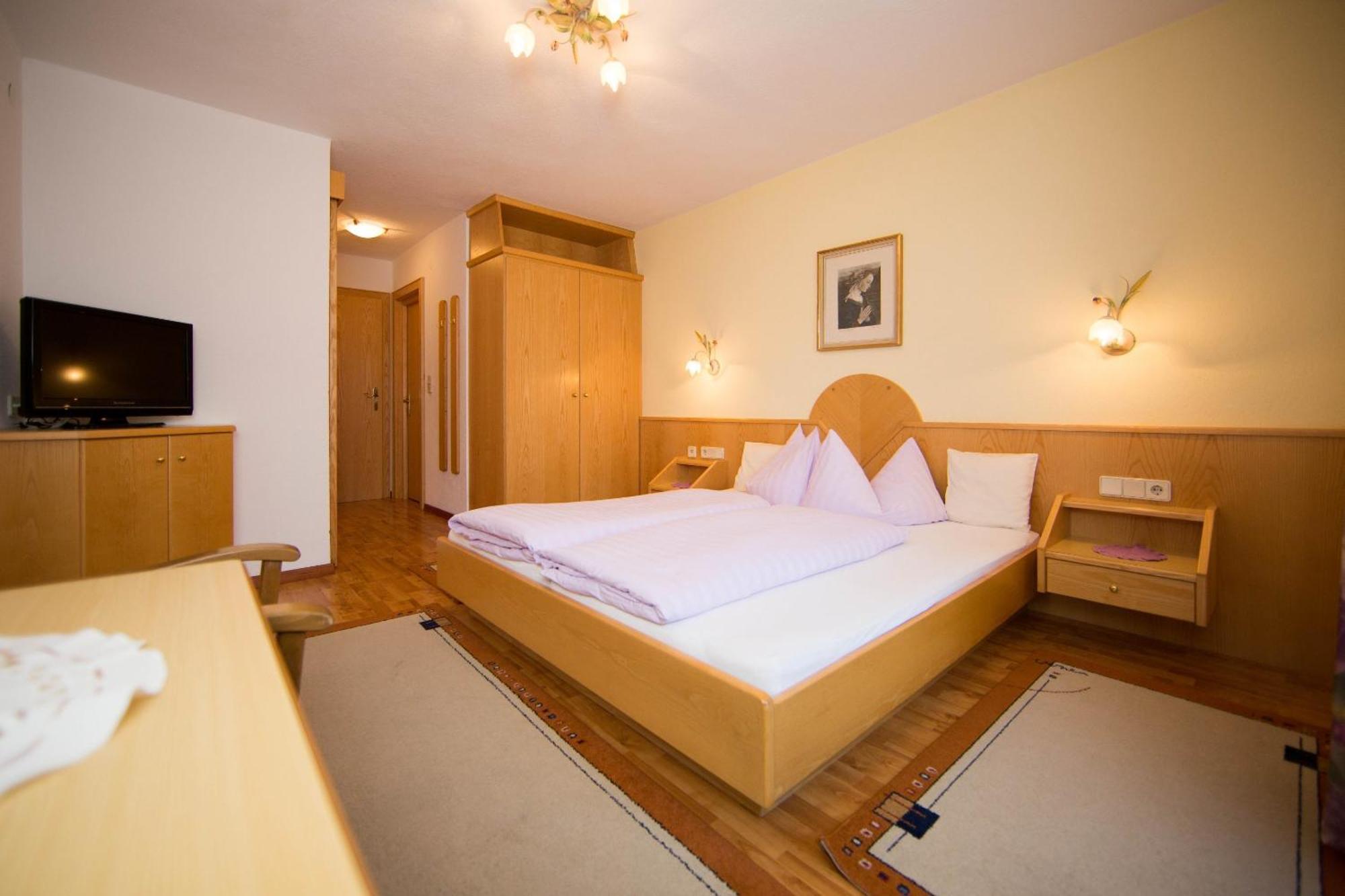 Pension Alpenrose Serfaus Rum bild