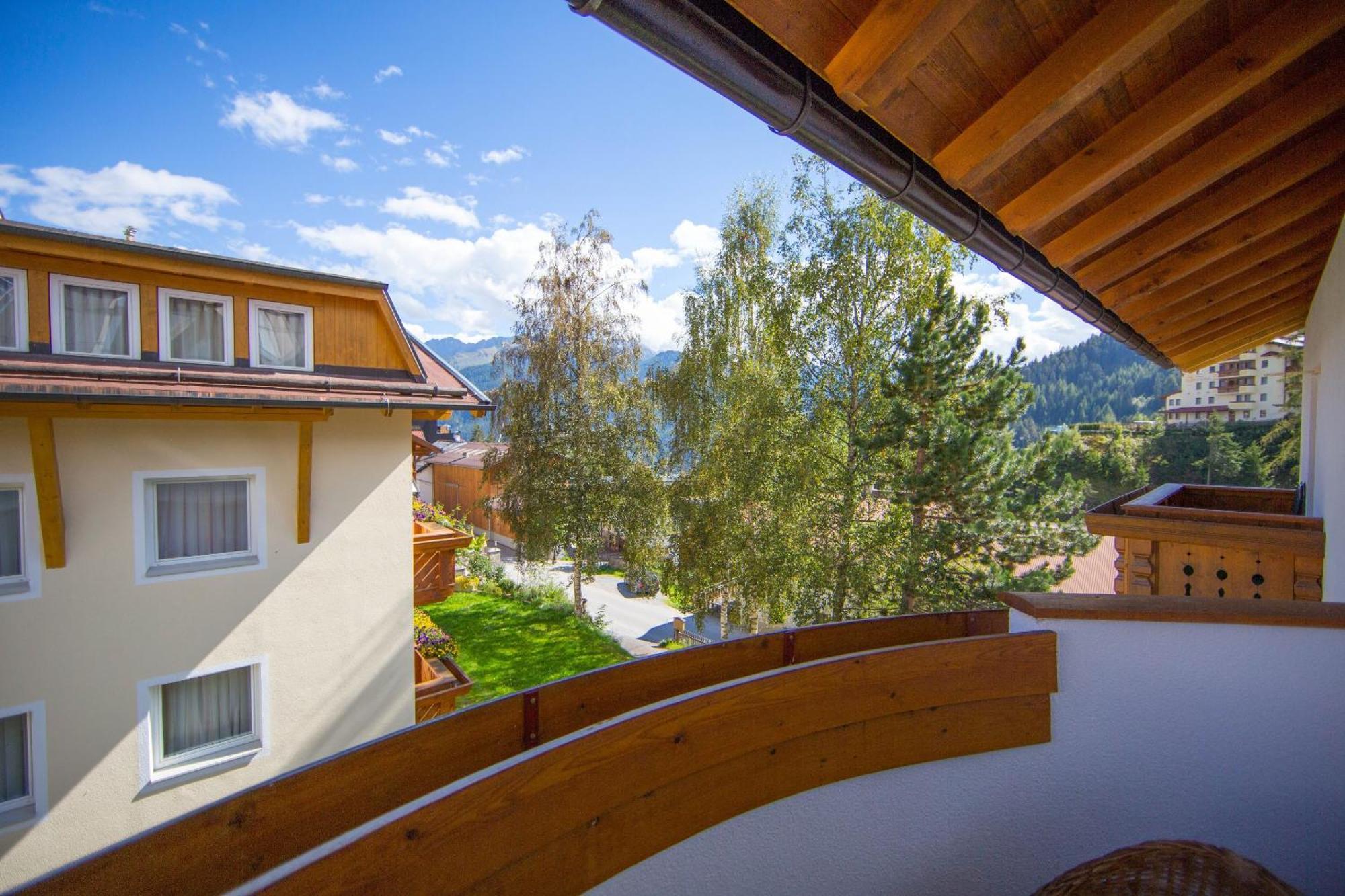 Pension Alpenrose Serfaus Rum bild